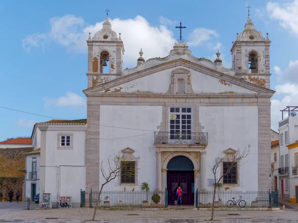 Lagos, Algarve/Portugal - 5 mars: Utsikt över St Marys Church i L — Stockfoto