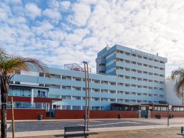 Quarteira, Güney Algarve/Portekiz - 10 Mart: Dom Jose Beach