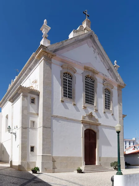 ALBUFEIRA, ALGARVE DU SUD / PORTUGAL - 10 MARS : Église mère — Photo