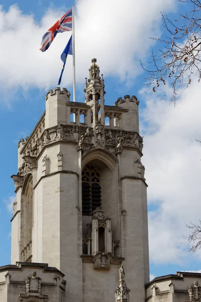 London/Storbritannien - 21 mars: Fasad av den högsta domstolen av Förenta — Stockfoto