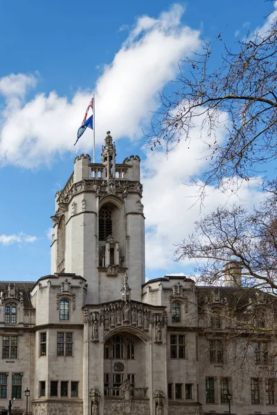 London / Großbritannien - 21. März: Fassade des Obersten Gerichtshofes der Vereinigten Staaten — Stockfoto