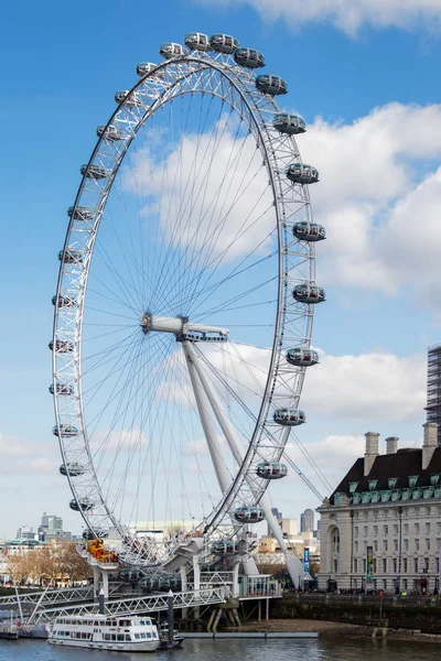 Londýn/Velká Británie - 21. března: Pohled na London Eye v Londýně v březnu — Stock fotografie