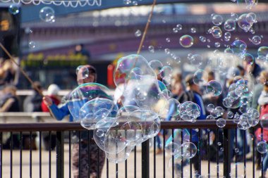 Londra/İngiltere'de - 21 Mart: Tarih boyunca South Bank Londra'da Bubbles