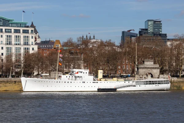 LONDON / UK - MARCH 21: Pemandangan HQS Wellington Floating Restu — Stok Foto
