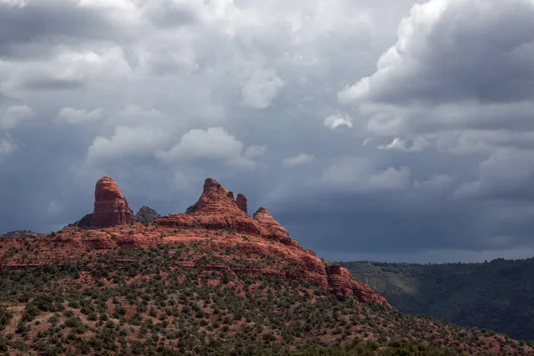 Mountains surrounding Sedona in Stormy Conditions — Stock Photo, Image