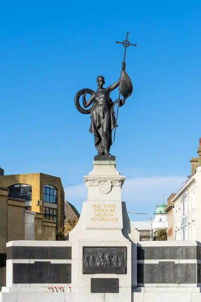 Folkestone, kent / uk - 12. November: Blick auf das Kriegerdenkmal in — Stockfoto