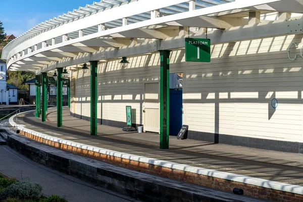 Folkestone, Kent / Uk - 12 november: Utsikt över den restaurerade hamnen — Stockfoto