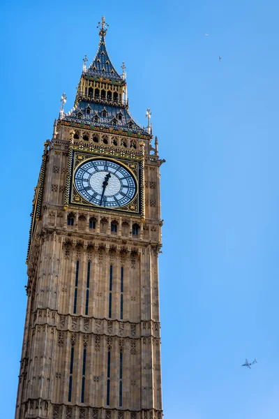 LONDON - MARCH 13 : View of Big Ben in London on March 13, 2016 — Stock Photo, Image