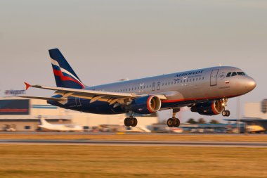 Prag, Çek Cumhuriyeti - 11 Eylül: Aeroflot A320 Prg havaalanında 11 Eylül 2016 üzerinde inecek. Aeroflot Rusya'nın bayrak taşıyıcı olduğunu