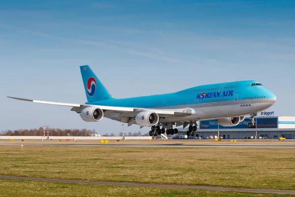 Boeing 747-8i koreanska luft — Stockfoto