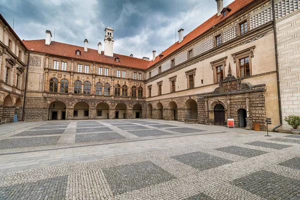 O Castelo Nelahozeves perto de Praga, na República Checa — Fotografia de Stock