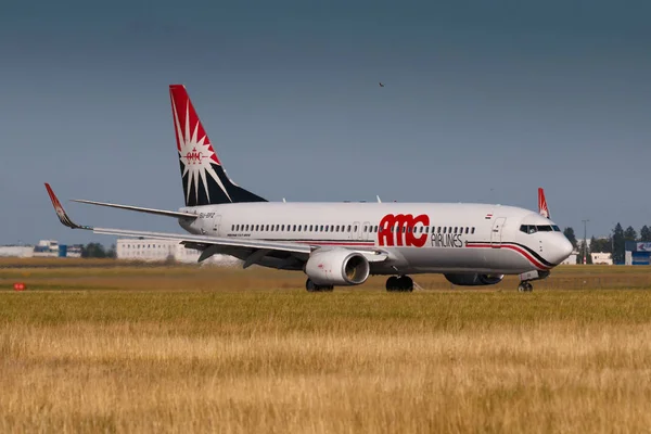 Prague, Çek Cumhuriyeti - 16 Haziran: Boeing B737-800, Amc havayolu ladn üzerinde 16 Haziran 2017 Prag'da Prg havaalanında. AMC Havayolları Mısır charter şirketidir. — Stok fotoğraf