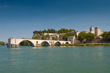 Nehir Rhone Fransa ünlü Avignon köprüsünde