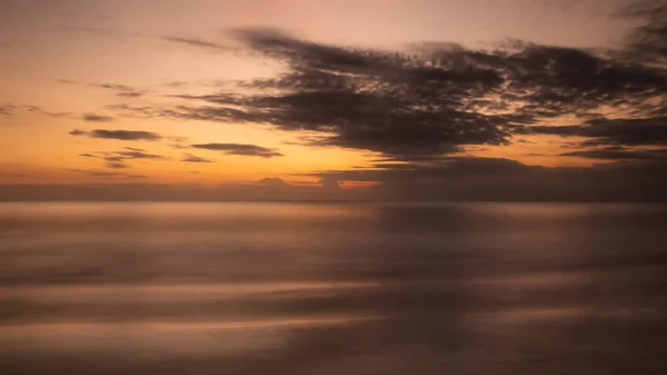 Auringonlasku Balilla — kuvapankkivalokuva