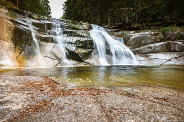 Mumlava waterfall — Stock Photo, Image