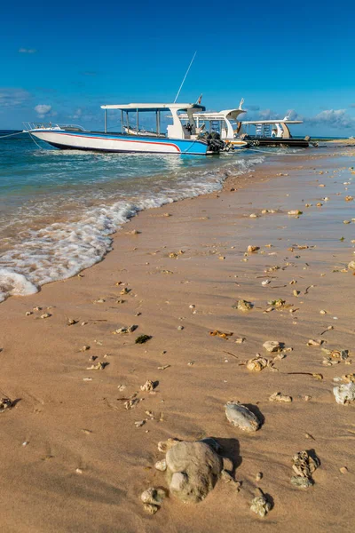 Tropisch strand bij Bali — Stockfoto