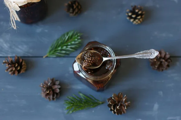 Çam kozalakları yapılan reçel