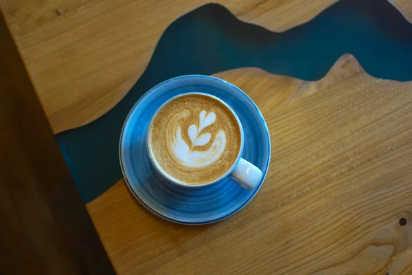 Tahta ve epoksi masa