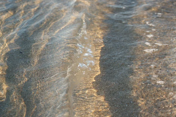 Kristal Berrak Deniz Suyu Deniz Dalgaları Arka Planda — Stok fotoğraf