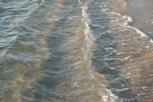 Krystallklart Sjøvann Med Bakgrunn Fra Havbølger – stockfoto