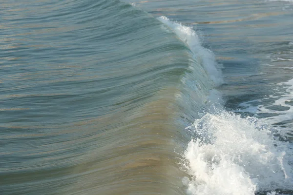 Heldere Zee Golven Zonnige Kust Landschap — Stockfoto