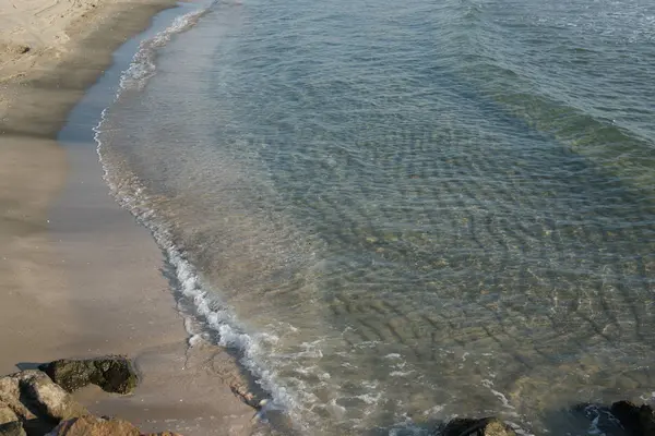 Морська Прозора Вода Хвилями Пляжному Фоні — стокове фото