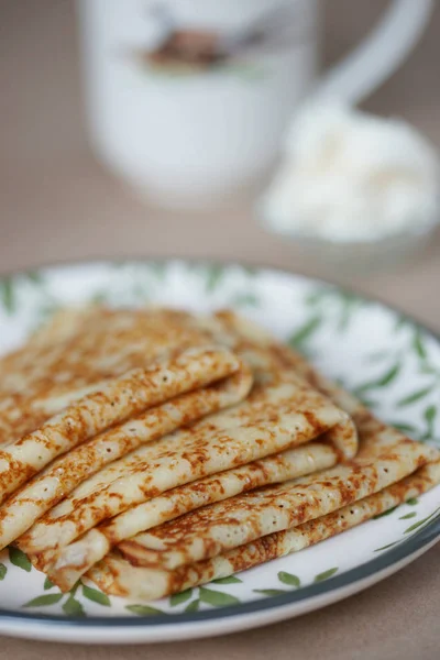 Fresh Baked Traditional Russian Pancakes Kitchen Table Background — 스톡 사진