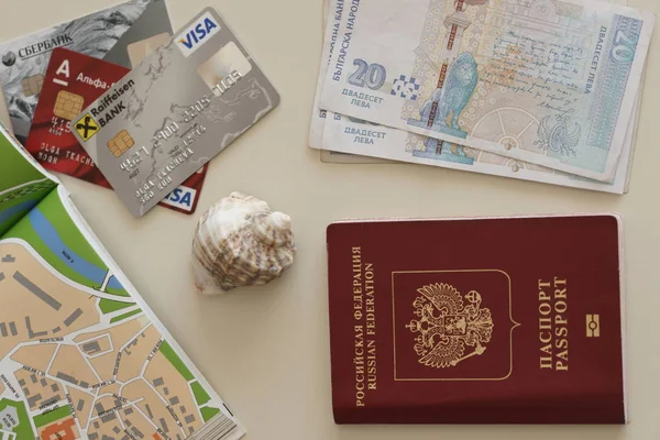 ロシアのパスポートとお金 — ストック写真