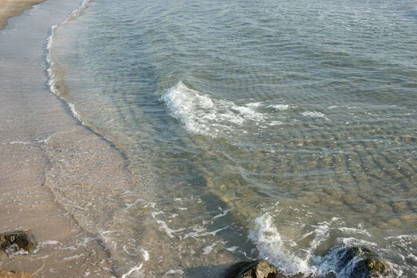 Mar Agua Clara Con Olas Fondo Playa — Foto de Stock