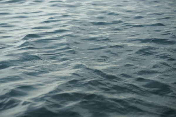 Tiefblaues Wasser Meer Mit Sonnenreflexion Hintergrund — Stockfoto