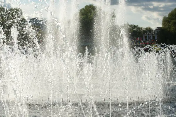 Close Flow Splashes Water City Fountain Foam Jets Water — ストック写真