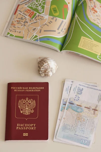 ロシアのパスポートとお金 — ストック写真