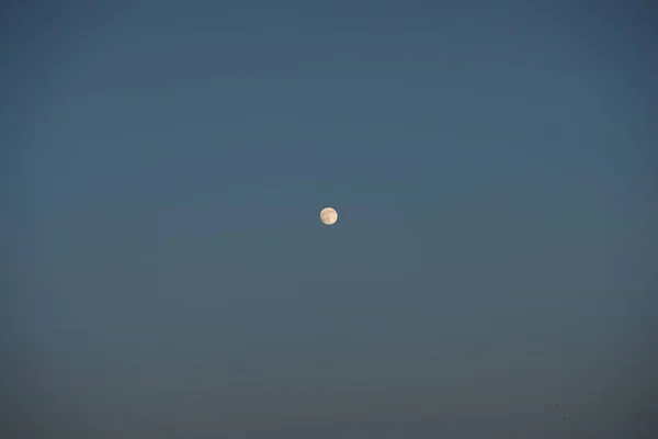 Księżyc Chmury Niebie — Zdjęcie stockowe