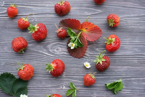 Red Strawberries Wooden Table — Stock Photo, Image