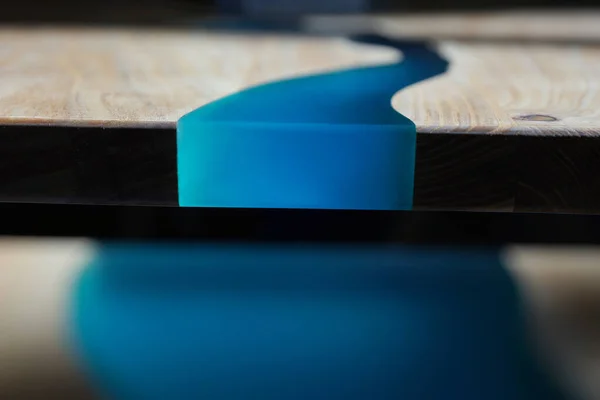 Tahta ve epoksi masa