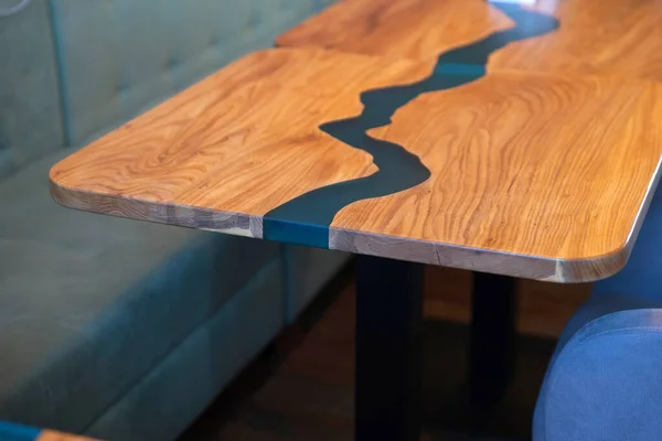 Tahta ve epoksi masa