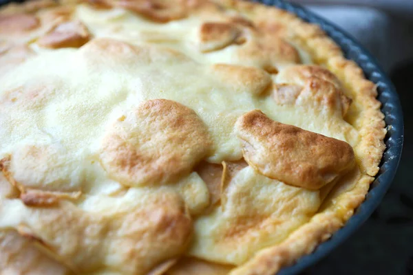 Hausgemachter Apfel Und Sauerrahmkuchen — Stockfoto