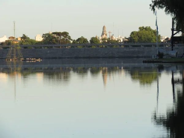 Krásné Východy Slunce Poli Reflexy Zrcadla Jezero — Stock fotografie