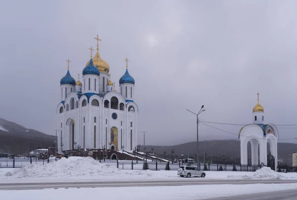 Jużno Sachalińsk Rosja Styczeń 2017 Katedra Narodzenia Pańskiego Rynku Zwycięstwa — Zdjęcie stockowe