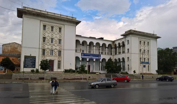 Makhachkala Dagestan Rosja Czerwca 2017 Budynek Państwowego Uniwersytetu Ekonomicznego Rostowie — Zdjęcie stockowe