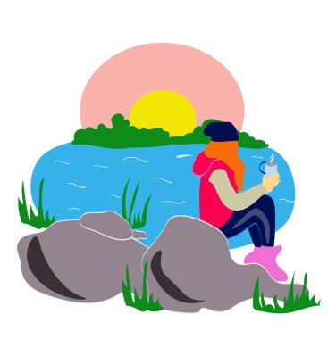 Glamping Illux kampı yakınlarında doğada dinlenen bir kadın. Oturup içki içen bir kadını büyülemek. Beyaz arkaplanda izole edilmiş.