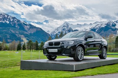 Golf Kulübü kaide üzerinde lüks Bmw X6