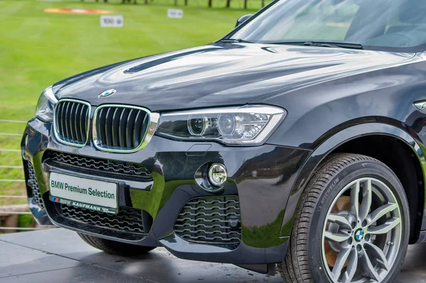 Golf Kulübü kaide üzerinde lüks Bmw X6