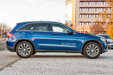 Mavi lüks Mercedes-Benz Glc 220d