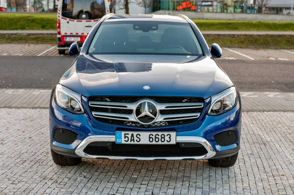 Mercedes-Benz GLC 220d de lujo azul — Foto de Stock