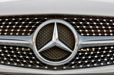 Lüks araba beyaz cabrio Mercedes-Benz C200