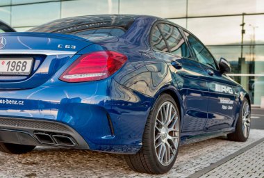Yeni lüks araba Mercedes-Benz c-class C63 closeup