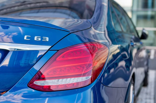 Yeni lüks araba Mercedes-Benz c-class C63 closeup — Stok fotoğraf