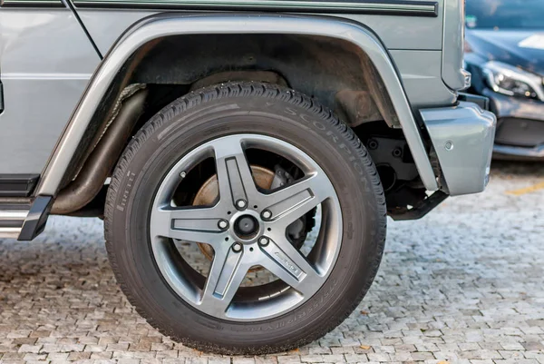 Close-up van nieuwe luxe auto Mercedes-Benz G 350 d — Stockfoto