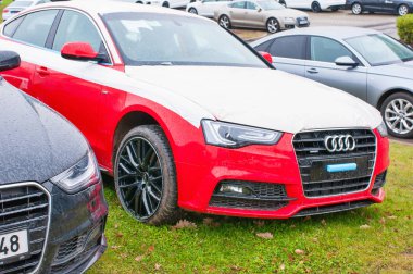 Araba Audi önden görünümü 